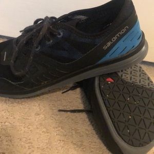 Solomon shoes 9.5